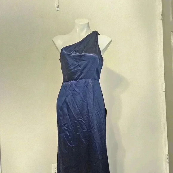 Lulu's On The Guest List One Shoulder Satin Maxi Dress NWT Size Medium - Picture 3 of 16